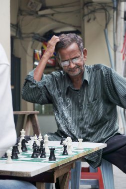 Satranç oyunları daha fazla düşünce ve derin analiz gerektirir