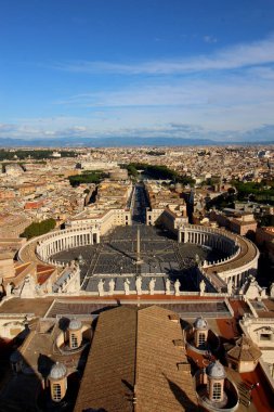 Vatikan 'ın Roma şehrindeki St. Paul Katedrali' nin klasik manzarası.