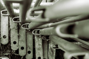 İsyan çitlerinin tek renkli görüntüsü