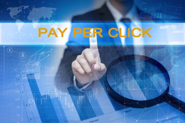 Sanal ekran butonuna Pay Per Click dokunuyor işadamı el