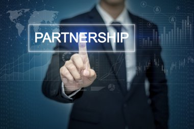 Sanal ekran butonuna ortaklık dokunmadan işadamı el