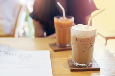 ahşap zemin buzlu kahve