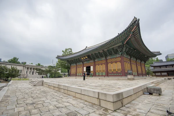 Seoul, Korea Południowa - 24 maja: Deoksugung Palace. 24 maja 2016 w S — Zdjęcie stockowe