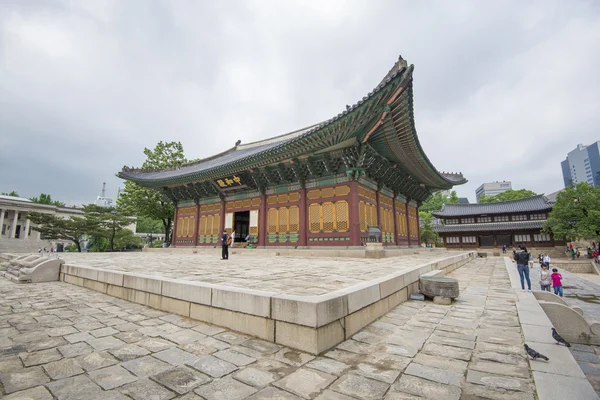 SEOUL, Corée du Sud - 24 MAI : Palais Deoksugung. Mai 24, 2016 à S — Photo