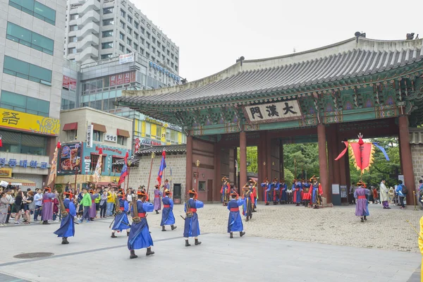 SEOUL, Coreia do Sul - 24 de maio: Mudança da cerimônia da Guarda Real — Fotografia de Stock