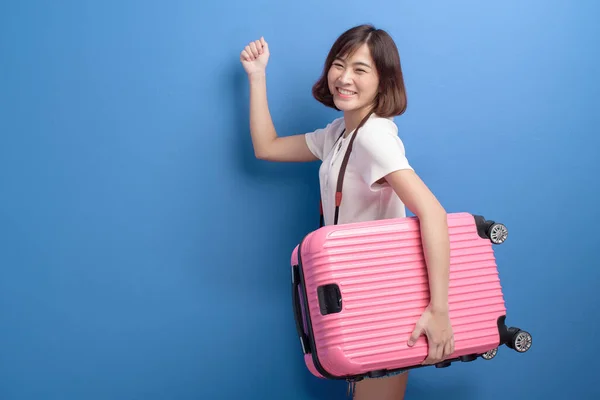 Ritratto Giovane Viaggiatore Femminile Isolato Sfondo Viola Studio — Foto Stock