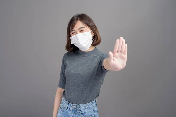 Ein Porträt Einer Jungen Schönen Asiatischen Frau Mit Einer Chirurgischen — Stockfoto