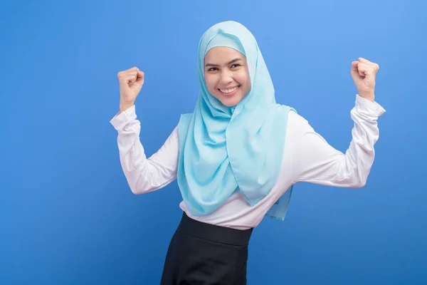 Portrait Young Muslim Woman Hijab Blue Background Studio — Stock Photo, Image