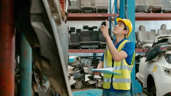 Engineering People Working Heavy Industrial Plant Engine Parts Factory — Foto de Stock