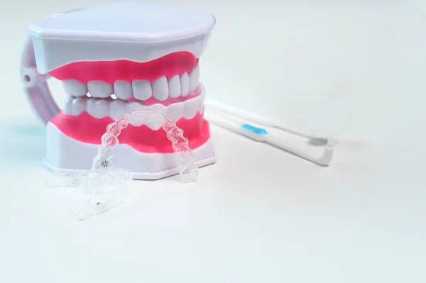 歯科ケア 歯科医療 整形外科の概念のためのブレースとツールを調整する — ストック写真