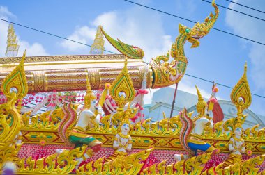 Phanomphrai, Roi-Et, Tay-Haziran 4: roket roket dekorasyon arabaya