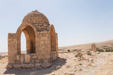 Mardin 'in Dara ilçesindeki mezar kalıntıları