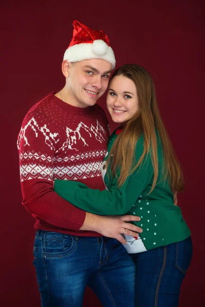 Casal Apaixonado Jovem Mulher Trajes Ano Novo Conceito Natal — Fotografia de Stock