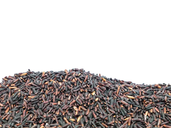 Closeup hromadu černé rýže zvané riceberry rýže, rýže s vysokým živiny izolovaných na bílém pozadí — Stock fotografie