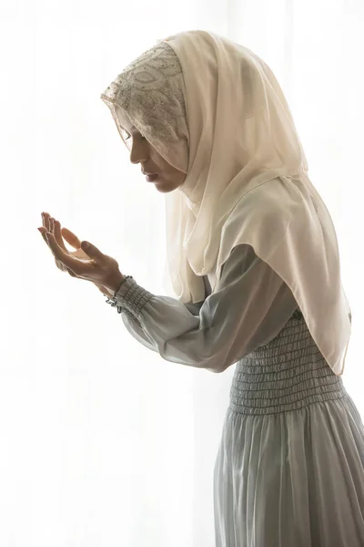 Young Muslim Woman Pray Isolated White — Stock Photo, Image