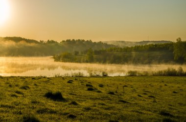sabah sis. göl çevresinde huş ağacı büyümeye .