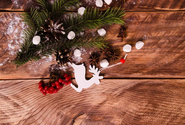 Viburno Rosso Coni Rami Natale Tavole Legno Con Marshmallow Fiocchi — Foto Stock