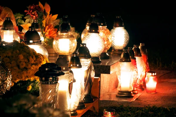Geceleri Mezardaki Mumlar Cenaze Günleri — Stok fotoğraf