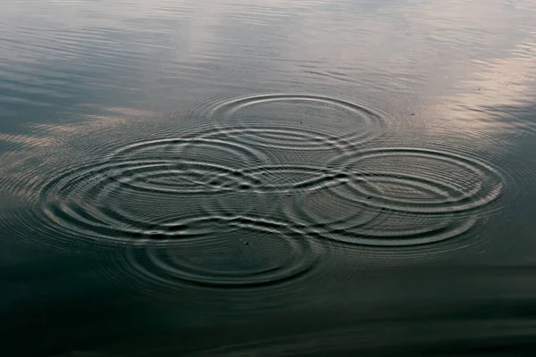 Ondas Água Lago Tranquilo Fundo Água Azul — Fotografia de Stock