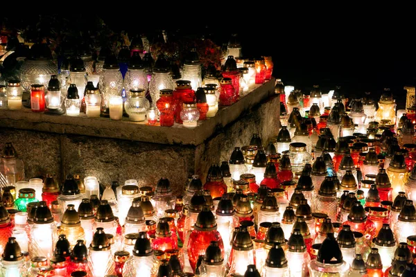 Brûler Des Bougies Dans Cimetière Pendant Toussaint — Photo