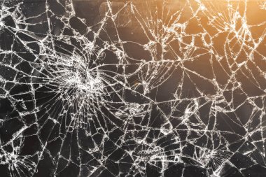 Akıllı telefon ekranında arka plan için birçok çatlak var