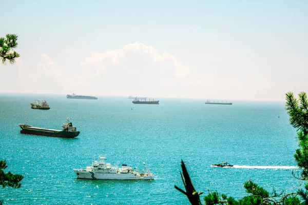 Hareketli bakış Busan 'daki Songdo plajındaki geminin hareketi tarafından yapıldı.