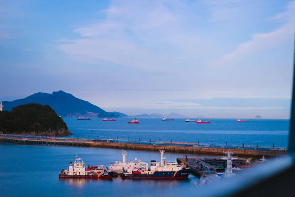 Kore 'deki Yeosu' da derin mavi okyanus manzarası
