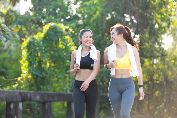 Athletics Couple Woman Having Fun Taking Break Jogging Exercising Together — Stock Photo, Image