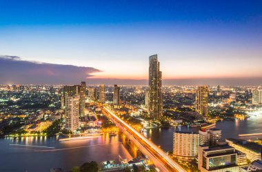 Geçen gün, şehir Bangkok Sathorn benzersiz kuleden görüntüleyin