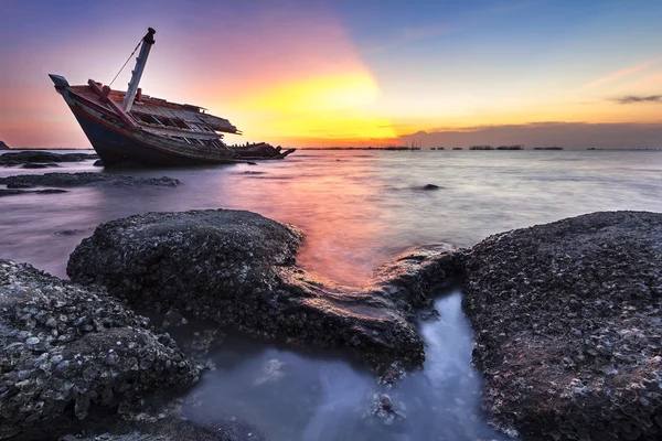 Belo pôr do sol na praia Imagem De Stock