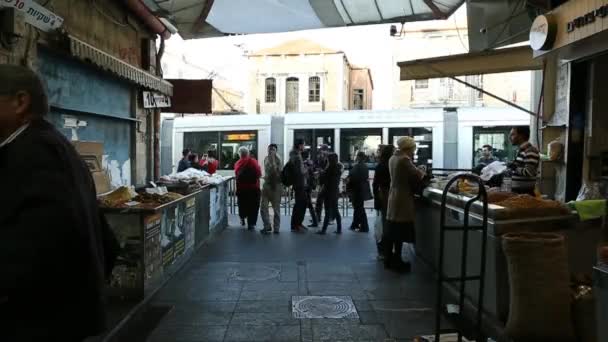 Light Rail no mercado de Jerusalém — Vídeo de Stock