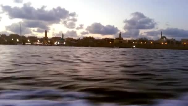 Kreuzfahrt im Acre Port zur Abendzeit — Stockvideo