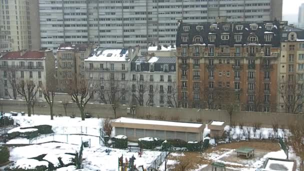 Neve a Parigi Francia a dicembre — Video Stock