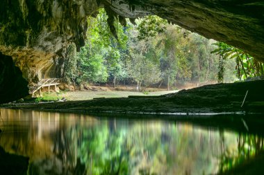 Tayland 'daki mağarada. Tayland 'ın kuzeyinde. Pai yerleşim bölgesi