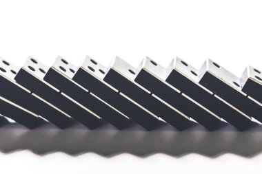 Beyaz bloklar domino etkisi