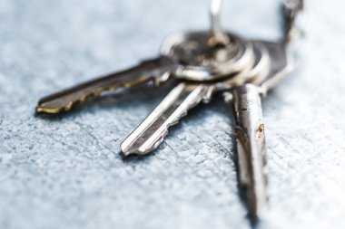 Birçok eski anahtar