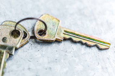 Birçok eski anahtar