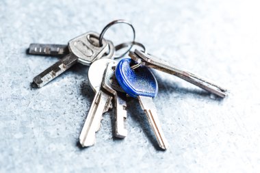 Birçok eski anahtar