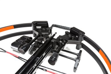 Beyaz bir arka plan üzerinde tatar yayı