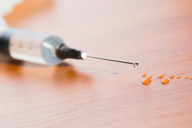 Enjeksiyon çözüm damla ile tıbbi şırınga