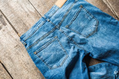 Kot eski ahşap yüzey üzerinde