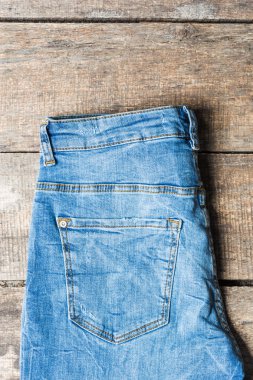 Kot eski ahşap yüzey üzerinde