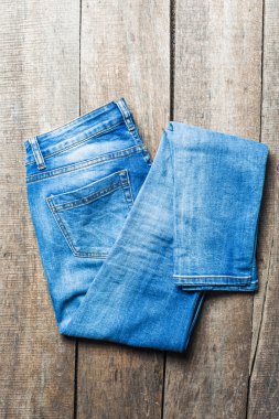 Kot eski ahşap yüzey üzerinde