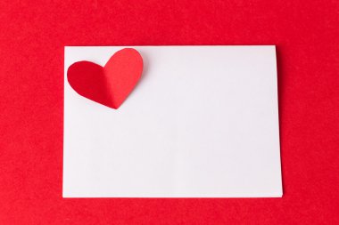 Sevgililer günü. Sevgililer günü kalp eski ahşap üzerine.