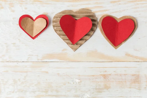 De dag van Valentijnskaarten. Valentines day hart op oud hout. — Stockfoto