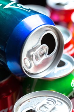 İzole alüminyum kutular