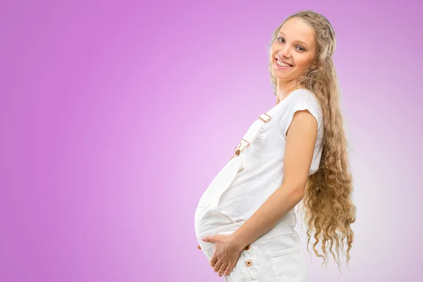 Jonge zwangere vrouw — Stockfoto