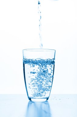 su sıçramasına cam izole