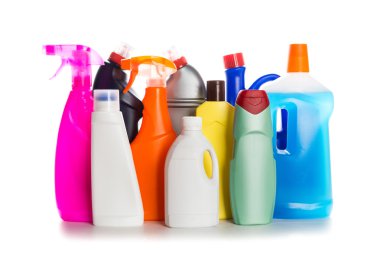 Plastik kaplarda temizlik ürünleri