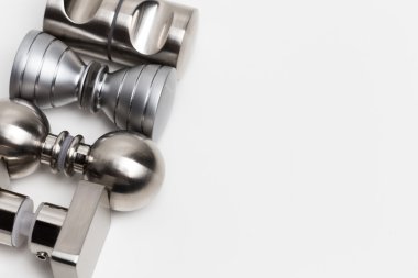 Farklı metal parçalar